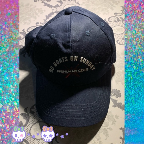 No boats on Sunday Hat - Picture 1 of 2